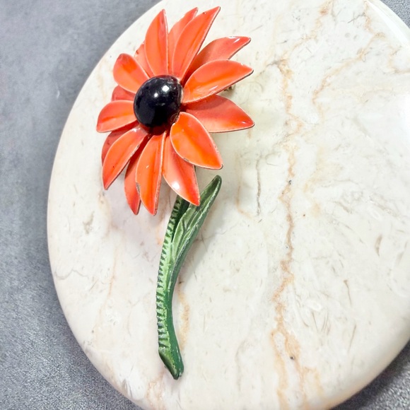 Vintage 1960’s Retro Enamel Black Eye Susan Daisy Brooch Spring Flower Power - Picture 3 of 4